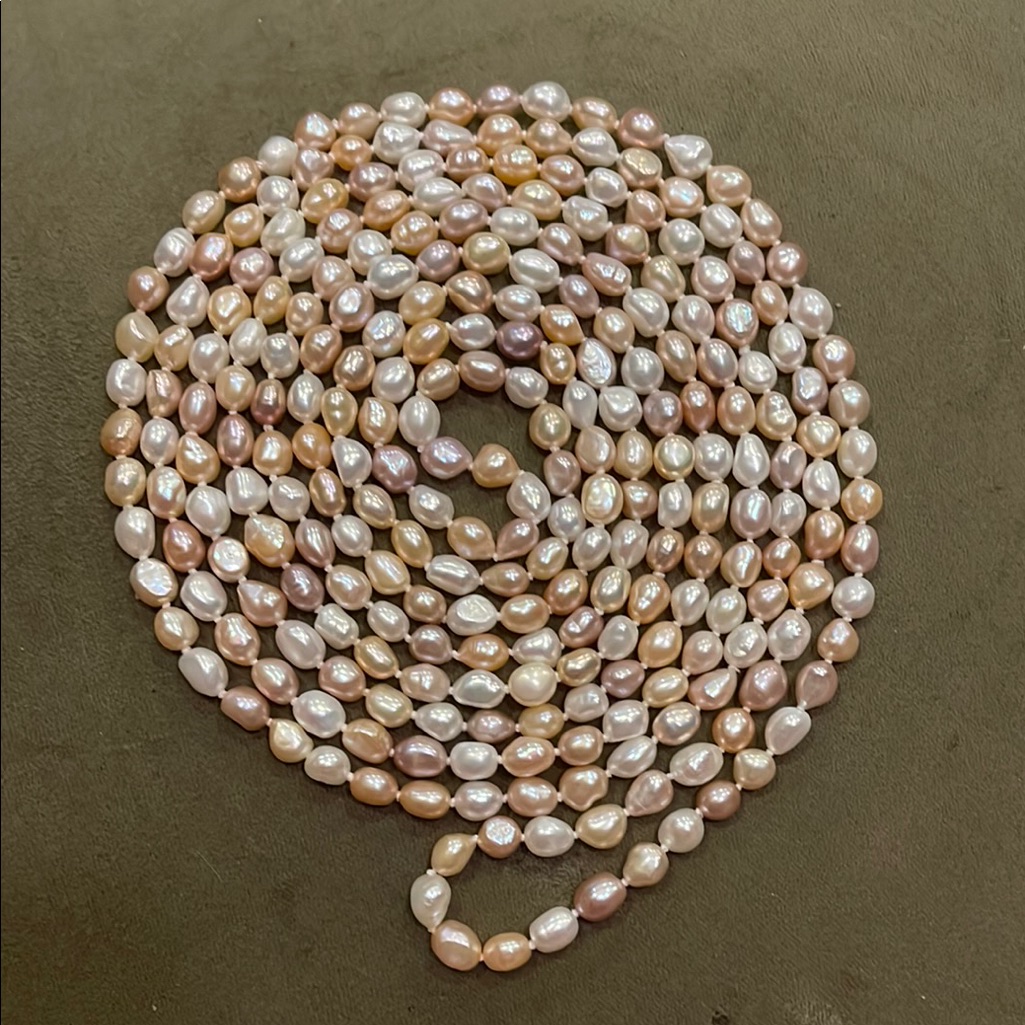 Elegant Multi-Color Pearl Necklace